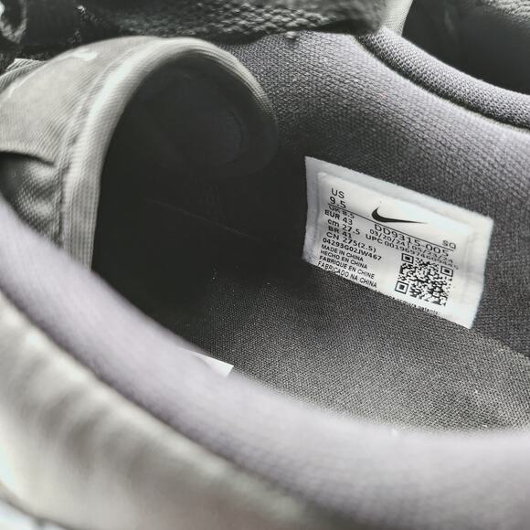 Athletic_Shoes